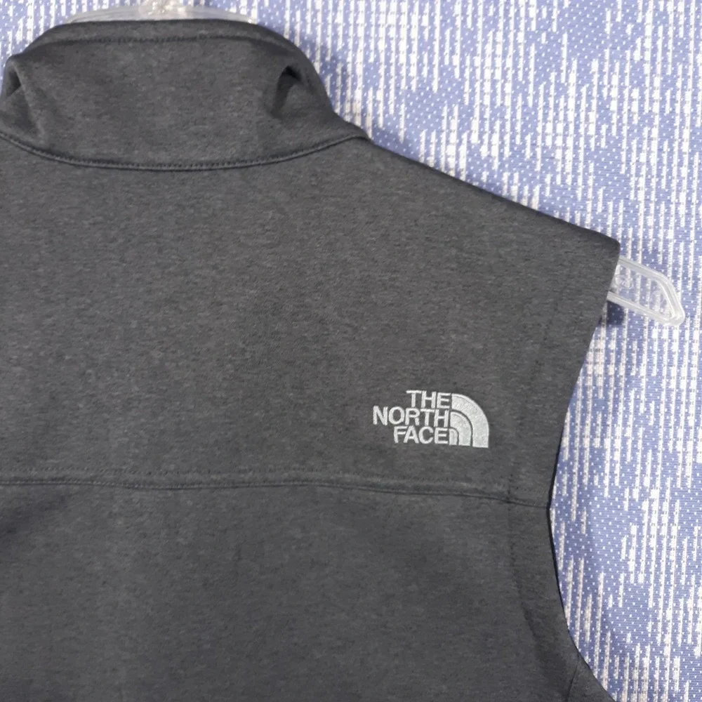 The North Face Vest Mens Small Gray Full Zip Outdoor Zippered Pockets